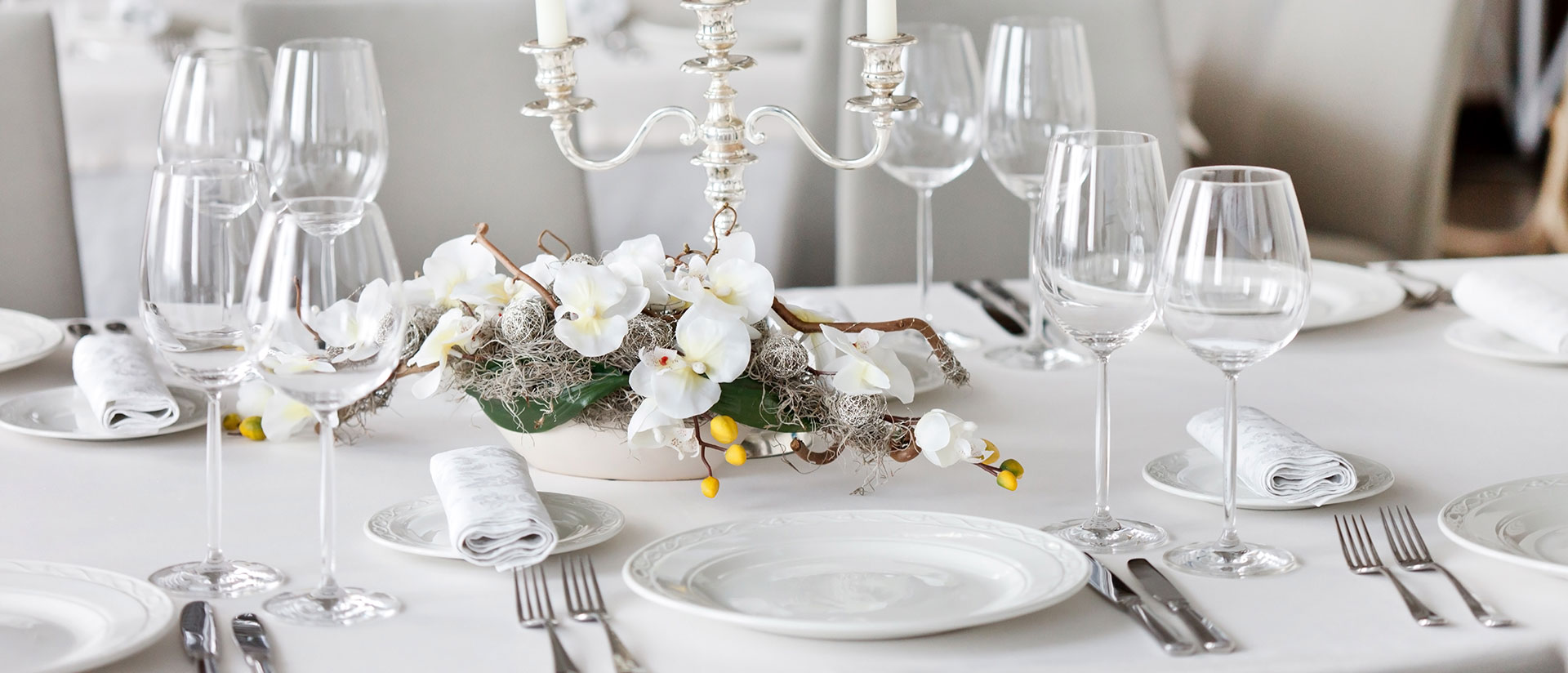 hosting-the-perfect-banquet-dressing-the-tables