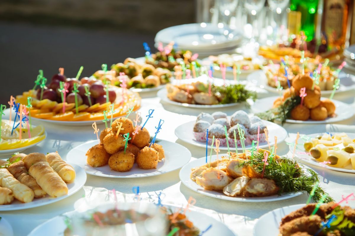 Wedding Catering for Large Summer Bridal Receptions - Yahire Furniture