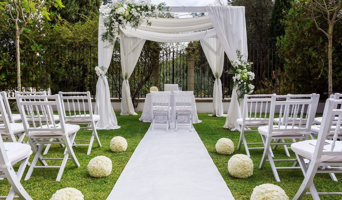 luxury wedding on a budget